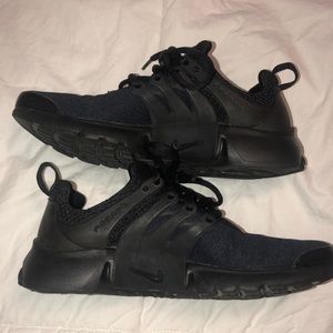 Women’s Black Nike Prestos